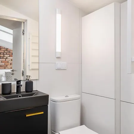 Studio Apartment With An Ac - Dluga 52 Street-3